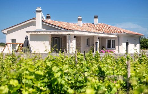 Villa in Marčana, Istria