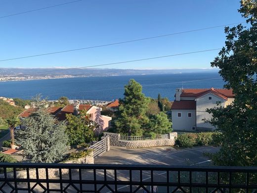 Otel Ičići, Grad Opatija