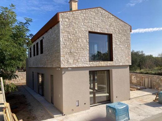 Villa in Bale, Bale-Valle