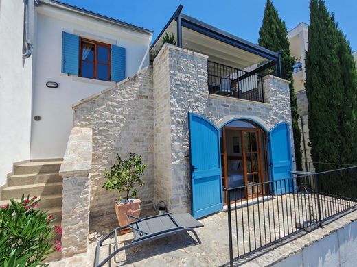 Villa en Buje, Grad Buje