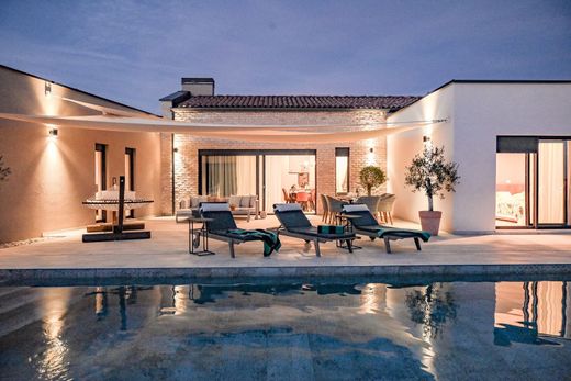 Villa a Vodnjan, Grad Vodnjan