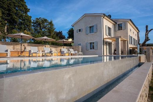 Hotel in Buje, Grad Buje