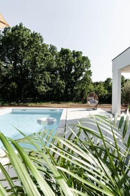 Villa a Rabac, Grad Labin