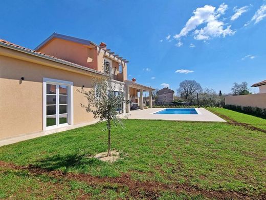 Villa en Kanfanar, Istria