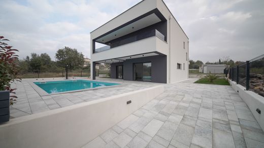 别墅  Buje, Grad Buje