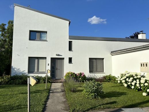 Villa in Mala Mlaka, Gradska četvrt Novi Zagreb - zapad