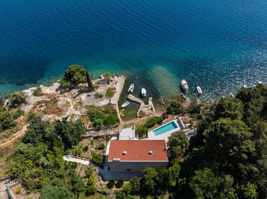 Villa for sale in Čiovo