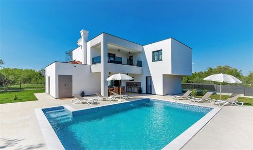 Villa in Marčana, Istria