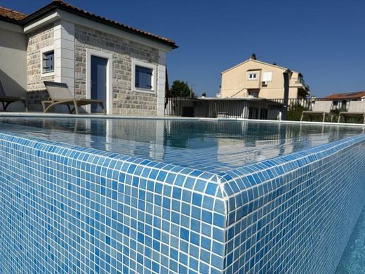 Villa à Jelsa, Split-Dalmatia