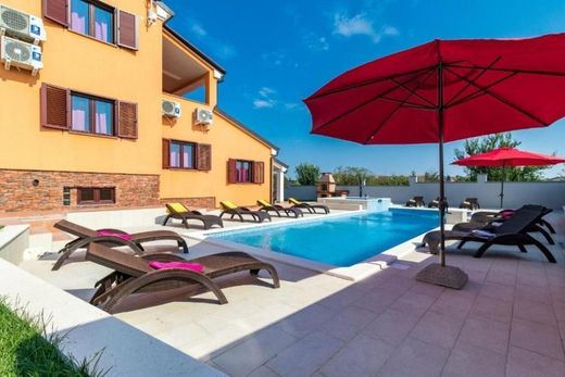 Villa in Pula, Grad Pula