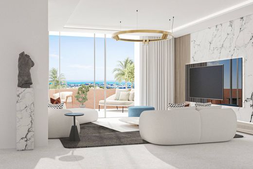 Penthouse in Nueva Andalucia, Malaga