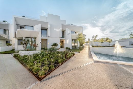 Semidetached House in Nueva Andalucia, Malaga