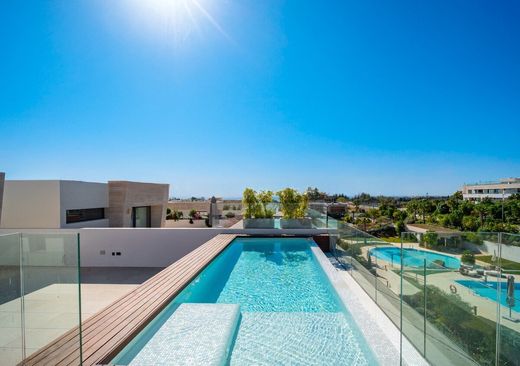Villa in The Golden Mile, Malaga