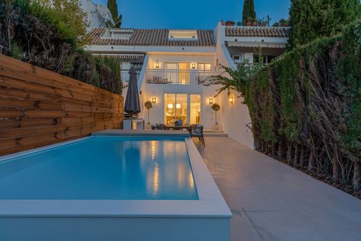 Villa in The Golden Mile, Malaga