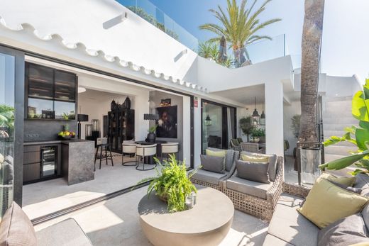 Townhouse in The Golden Mile, Malaga