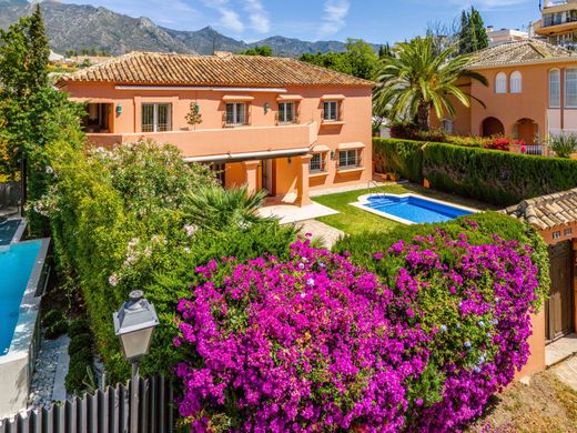 Villa in The Golden Mile, Malaga