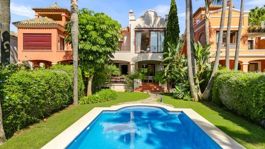 Villa Plurifamiliare a Nueva Andalucia, Málaga
