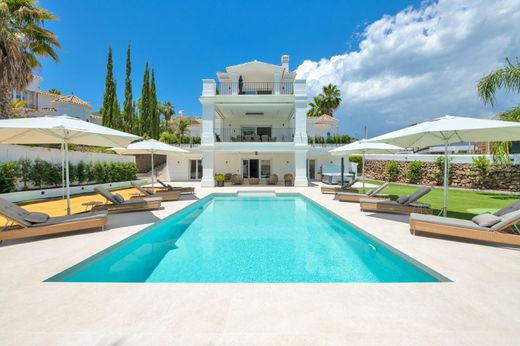 Villa in Nueva Andalucia, Malaga