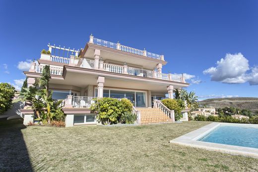 Villa in Los Flamingos, Malaga