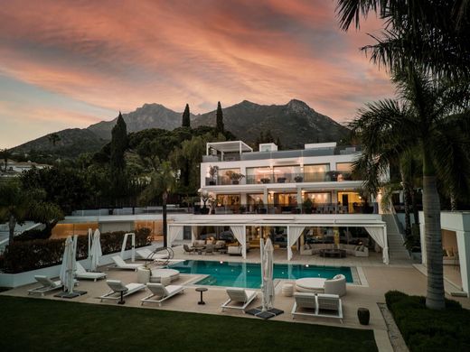 Villa in The Golden Mile, Malaga