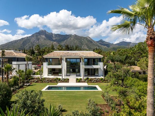 Villa in The Golden Mile, Malaga
