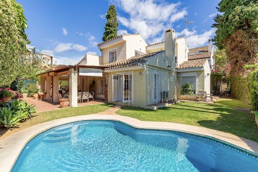 Villa in The Golden Mile, Malaga