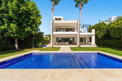 Villa in Nueva Andalucia, Malaga