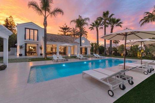 Villa in Nueva Andalucia, Malaga