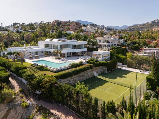 Villa in Nueva Andalucia, Provincia de Málaga