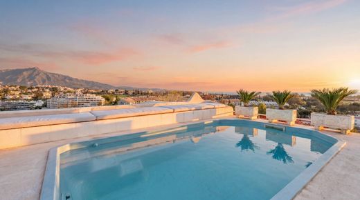 Penthouse in San Pedro de Alcántara, Malaga