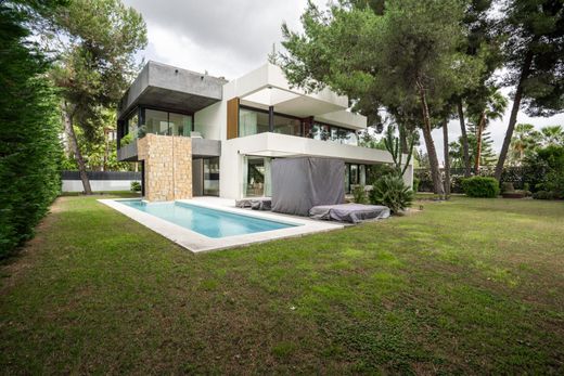 Villa in The Golden Mile, Malaga