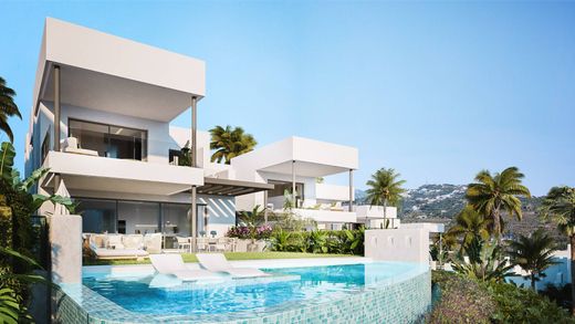 Chalet Pareado en Urbanización Marbella Este, Málaga