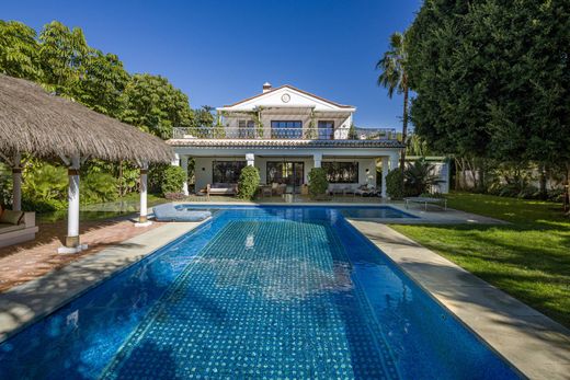 Villa in Nueva Andalucia, Malaga