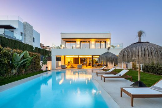 Villa in Nueva Andalucia, Provincia de Málaga