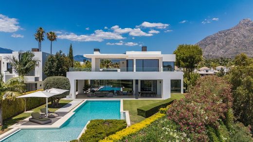 Villa in The Golden Mile, Malaga