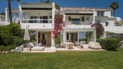 Apartment in Nueva Andalucia, Malaga