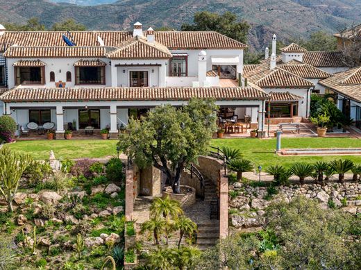 Villa in La Mairena, Malaga