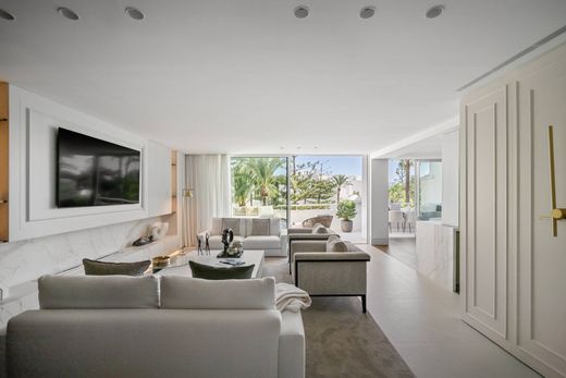 Penthouse in The Golden Mile, Malaga