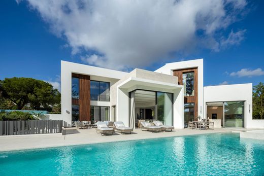 Villa in Las Brisas, Malaga