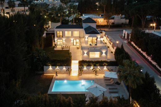 Villa in Las Brisas, Malaga