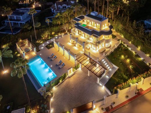 Villa in Nueva Andalucia, Malaga