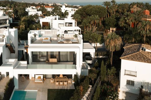 Villa in The Golden Mile, Malaga