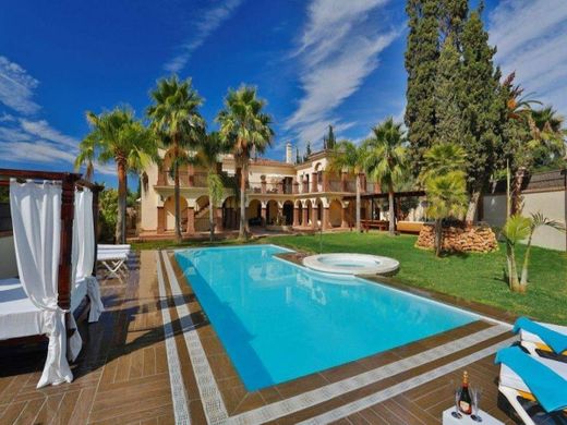 Villa in The Golden Mile, Malaga