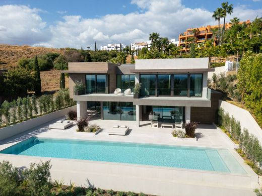 Villa in Los Flamingos, Malaga