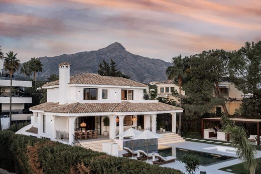 Villa in Nueva Andalucia, Malaga