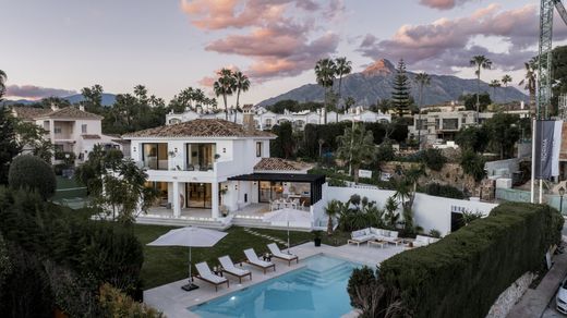 Villa in Nueva Andalucia, Provincia de Málaga