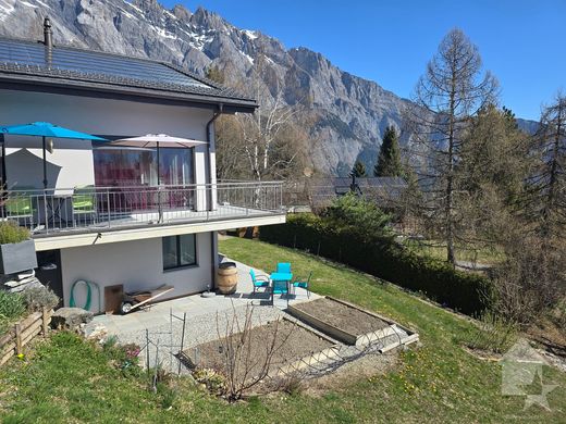 Villa in Mayens-de-Chamoson, Conthey
