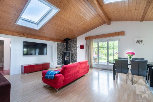 بيت مستقل ﻓﻲ Le Bouveret, Monthey District