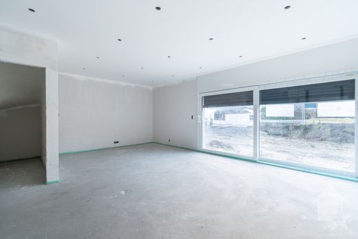 Luxury home in Collombey, Monthey District