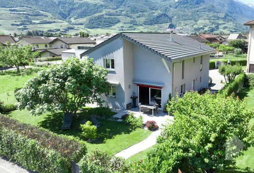 Villa in Saillon, Martigny District
